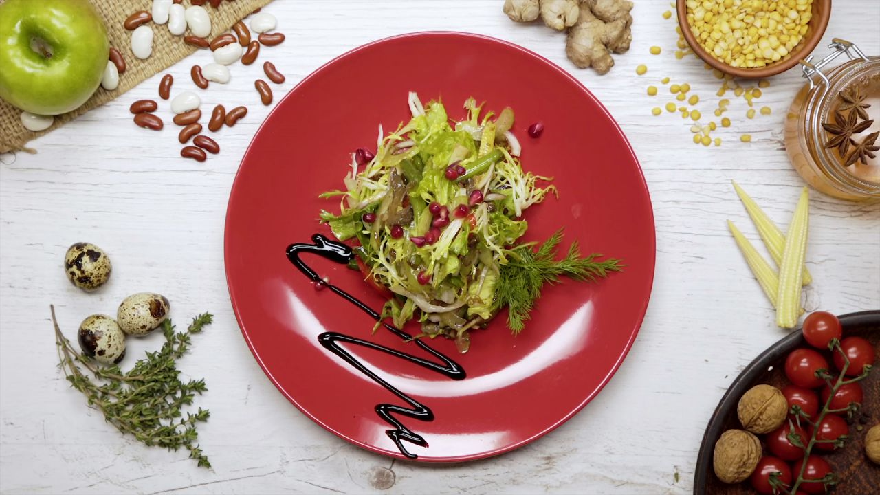 Salad with fried oyster