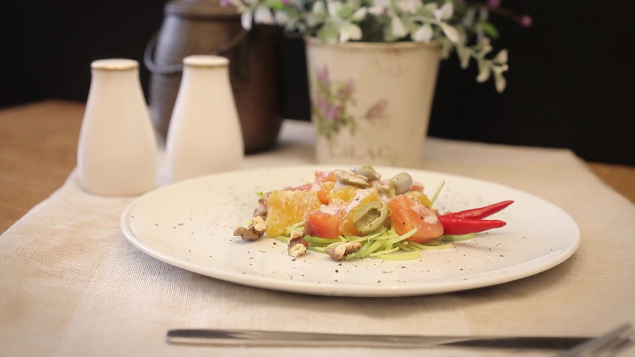 Fish salad with oranges