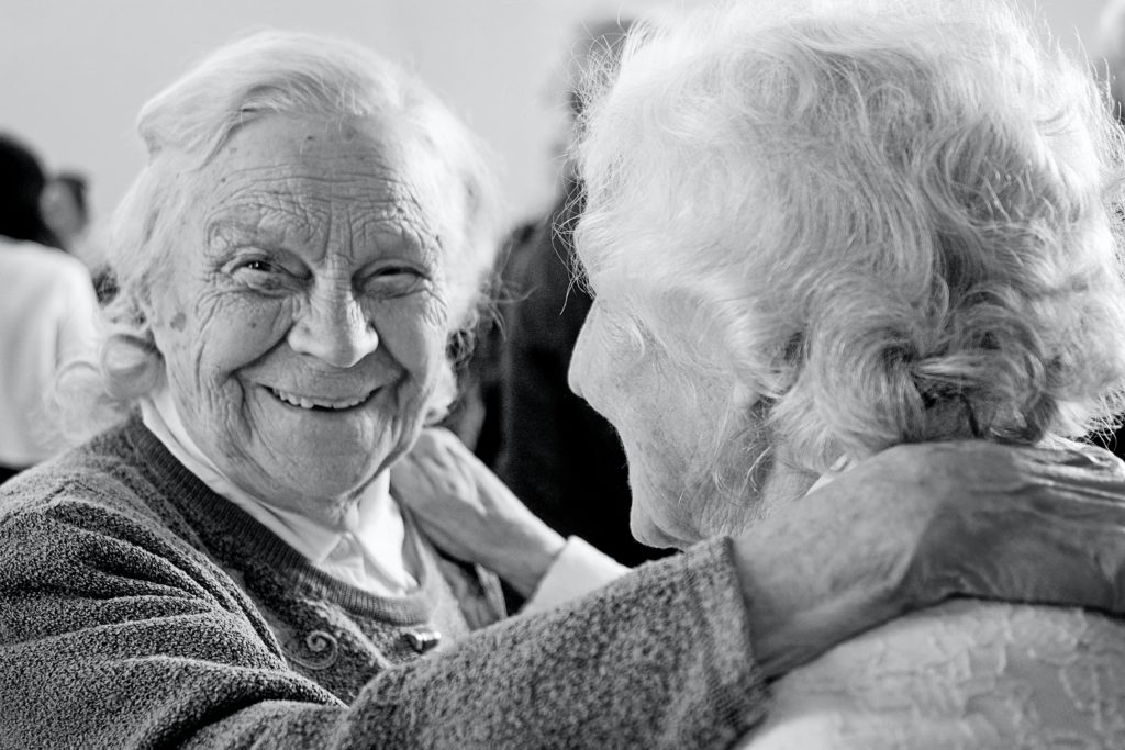 Le yoga assis ou le yoga pour seniors