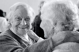 Le yoga assis ou le yoga pour seniors