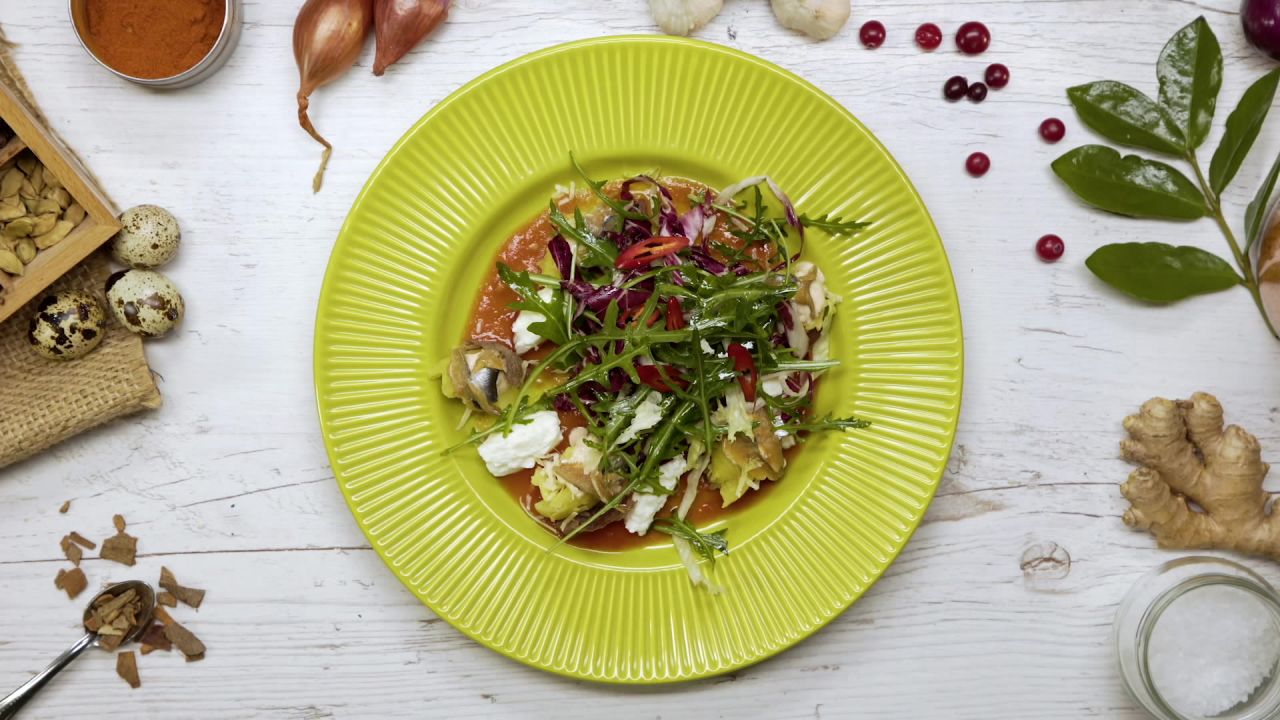 Salad with warm potatoes