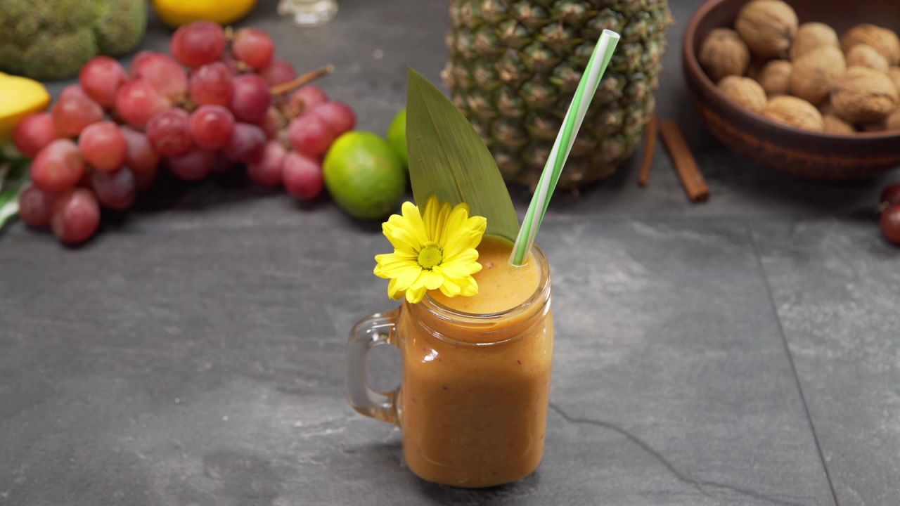 Smoothie à la pêche et au concombre