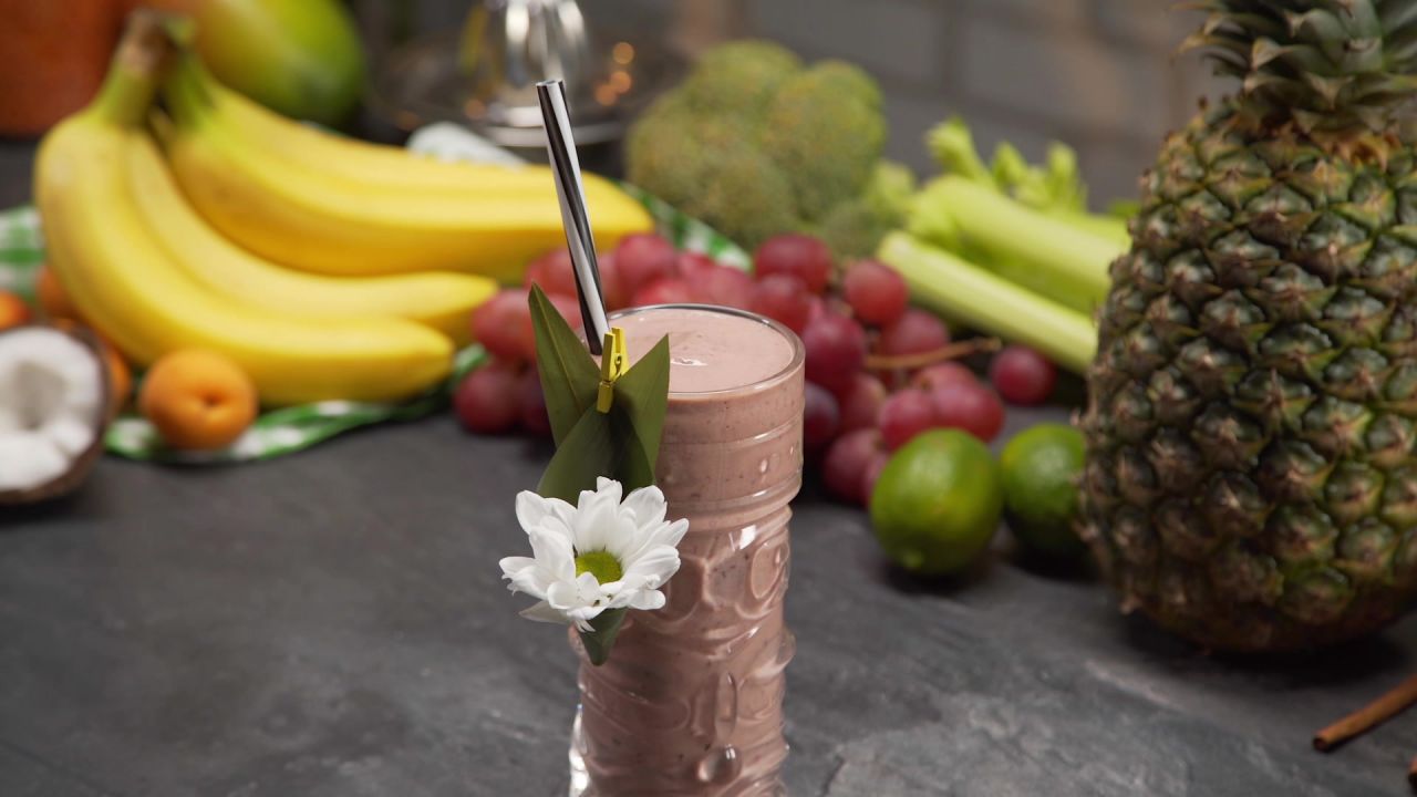 Smoothie aux fruits rouges et à l'avocat