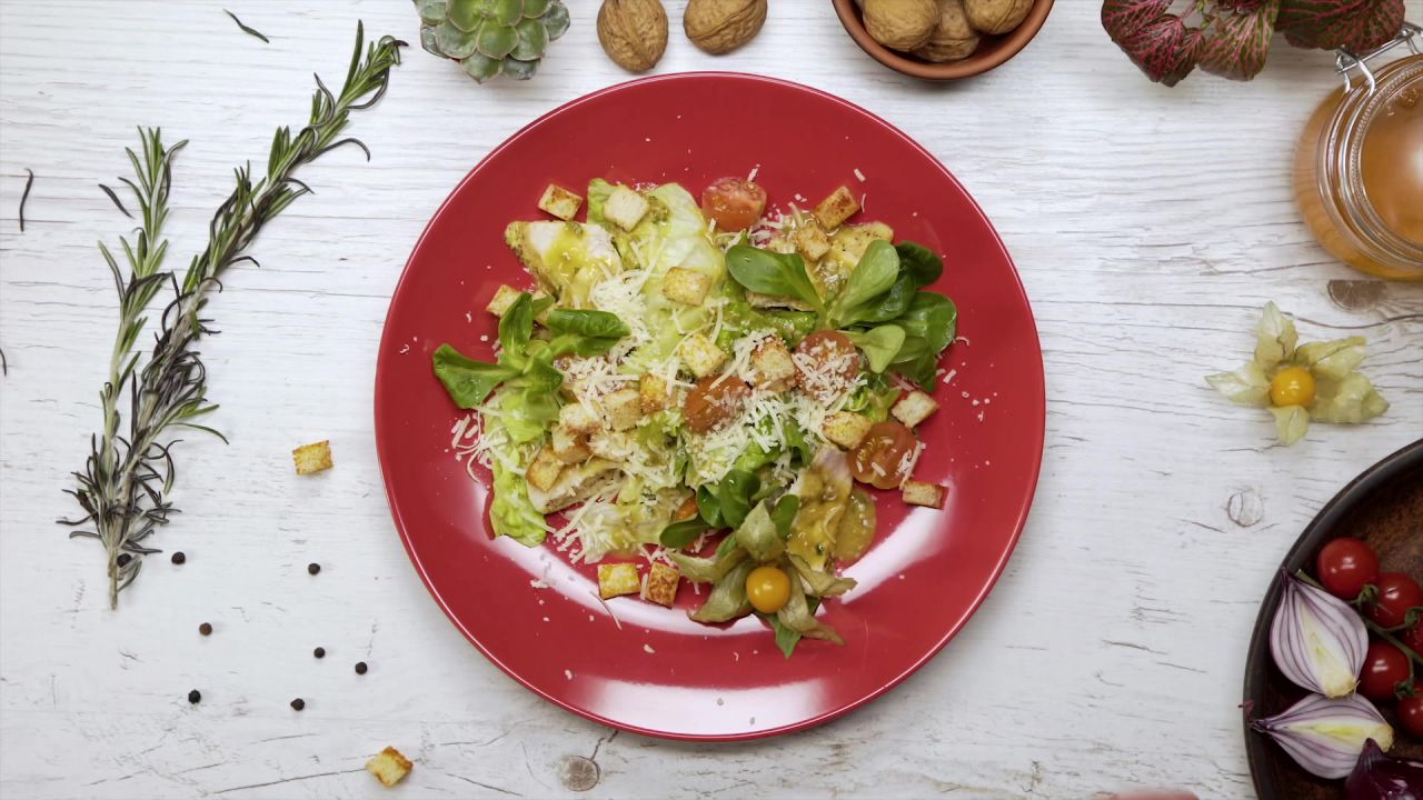 Caesar salad with chicken