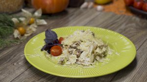 Farfalle aux girolles et à la crème