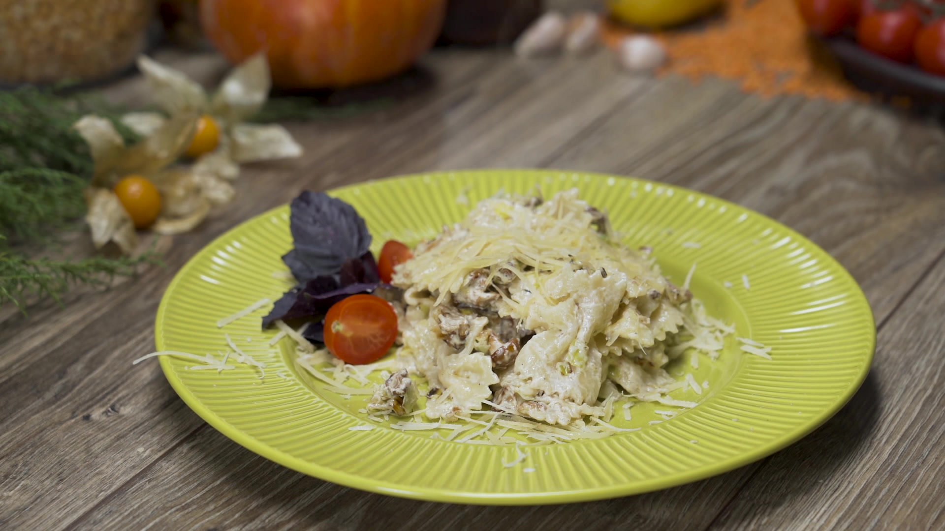 Farfalle with chanterelle and cream sauce