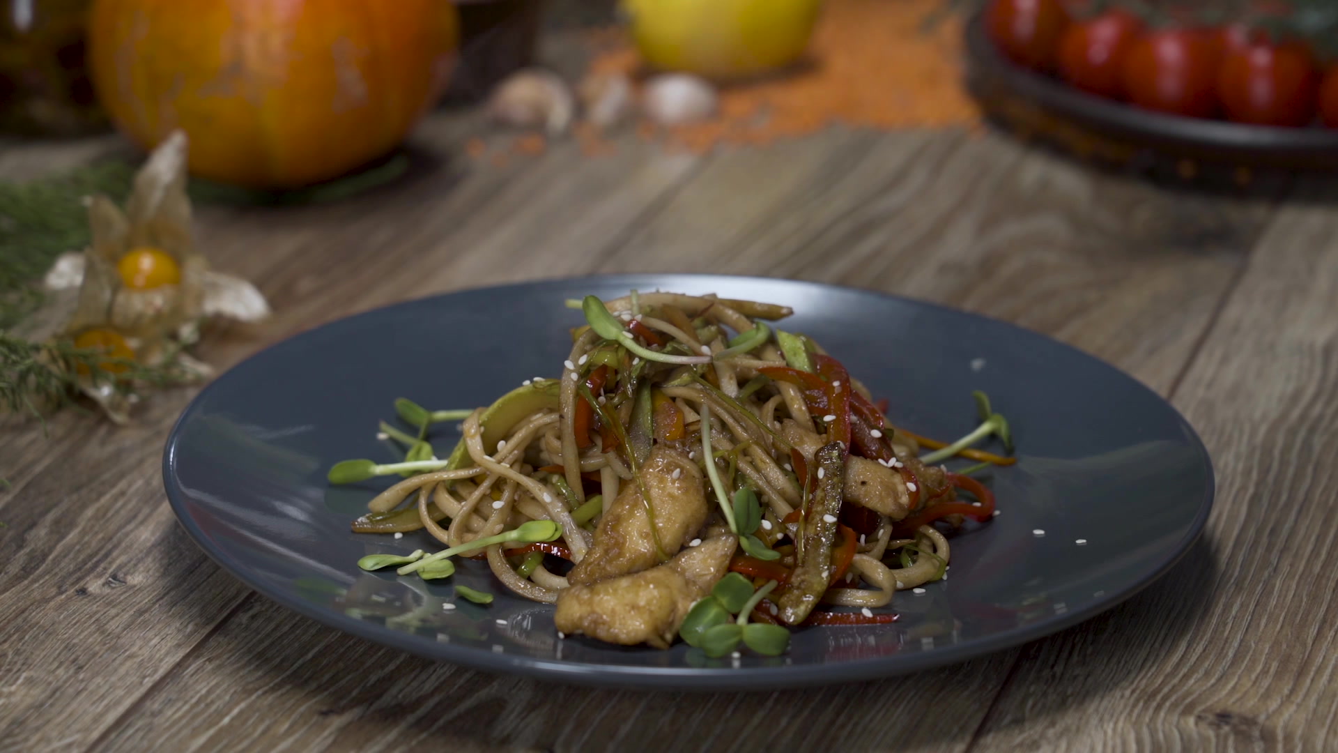 Udon au poulet et légumes