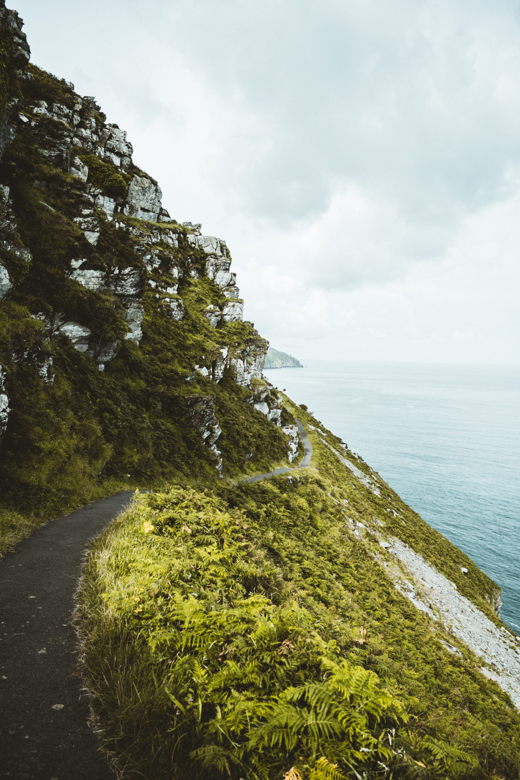 Zoom sur la Valley Of Rocks en Angleterre
