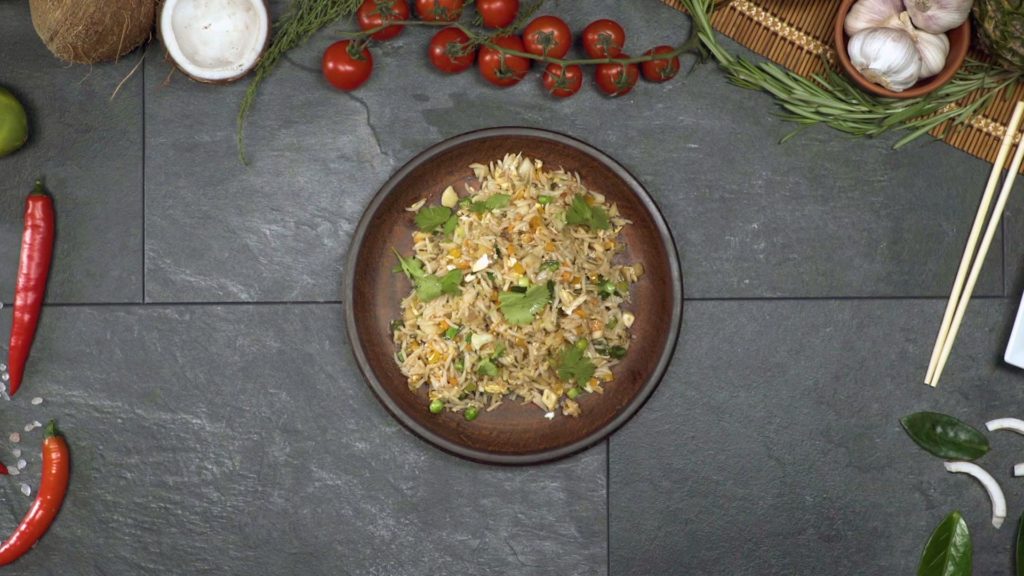 Riz sauté aux légumes et aux oeufs