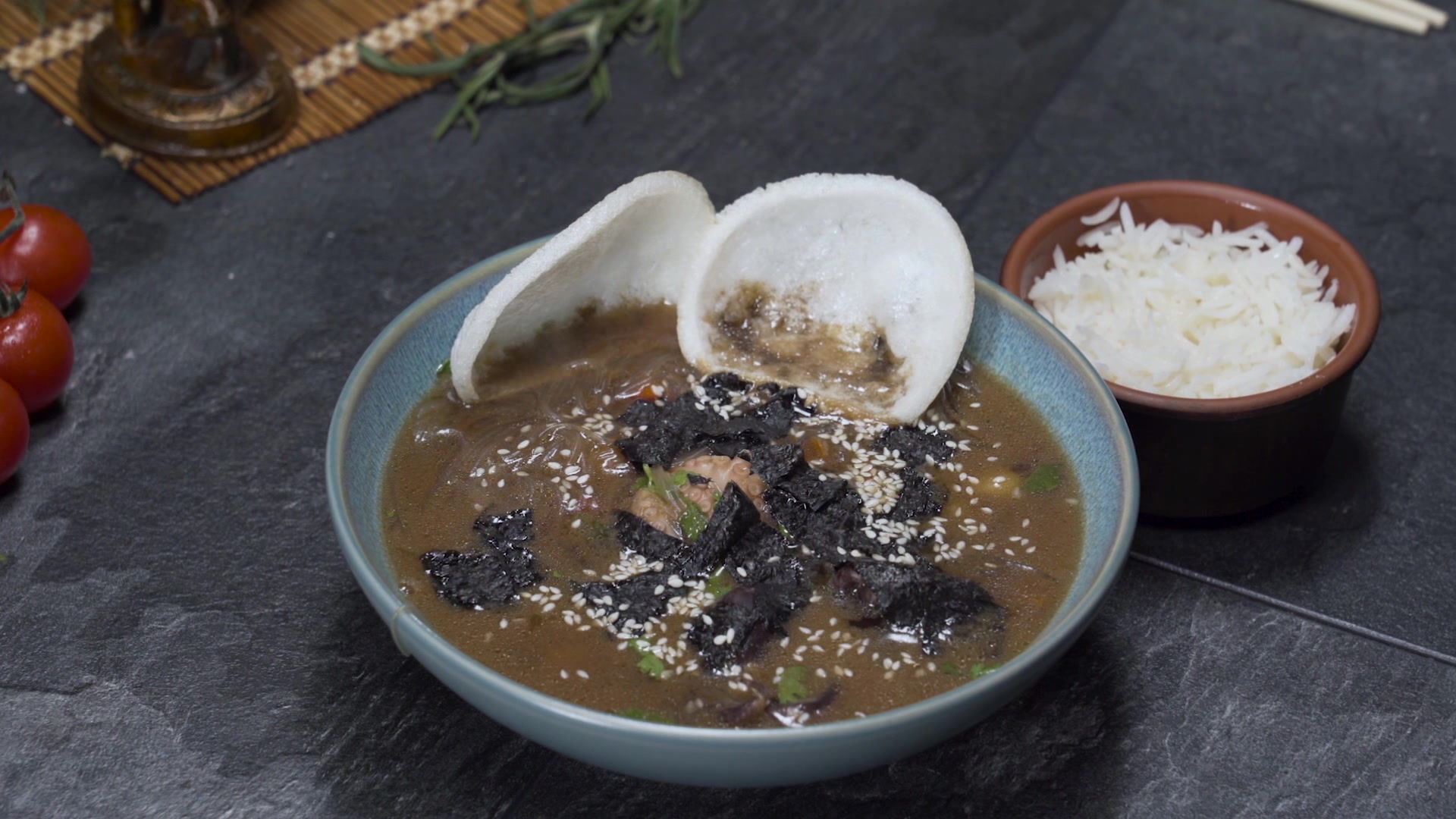 Soupe miso aux pétoncles et aux poulpes