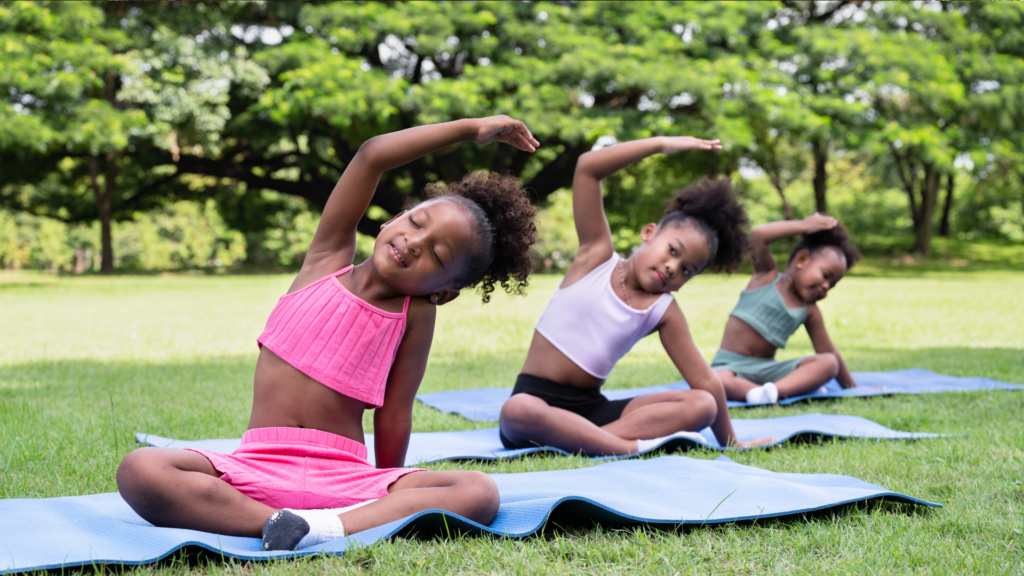 5 positions de yoga (amusantes) pour les enfants