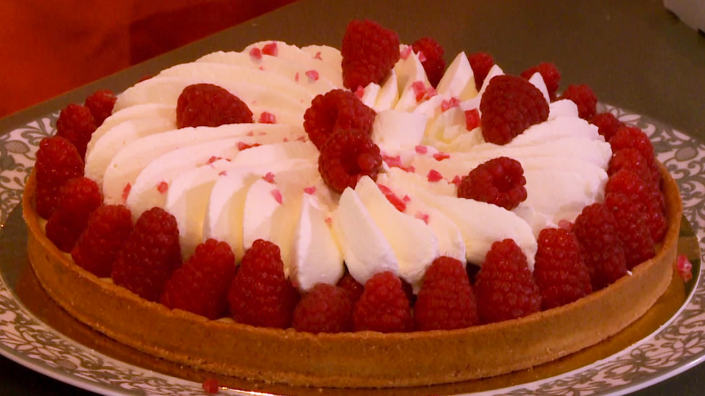 Tarte aux coquelicots et aux framboises