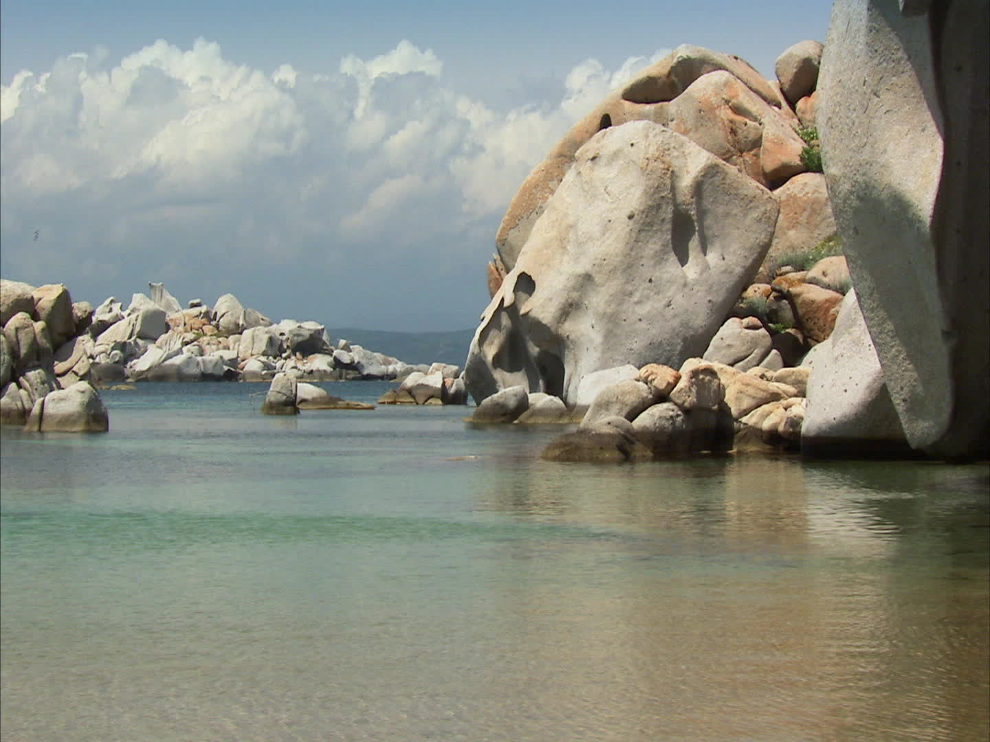 Corsica - chiesa cove