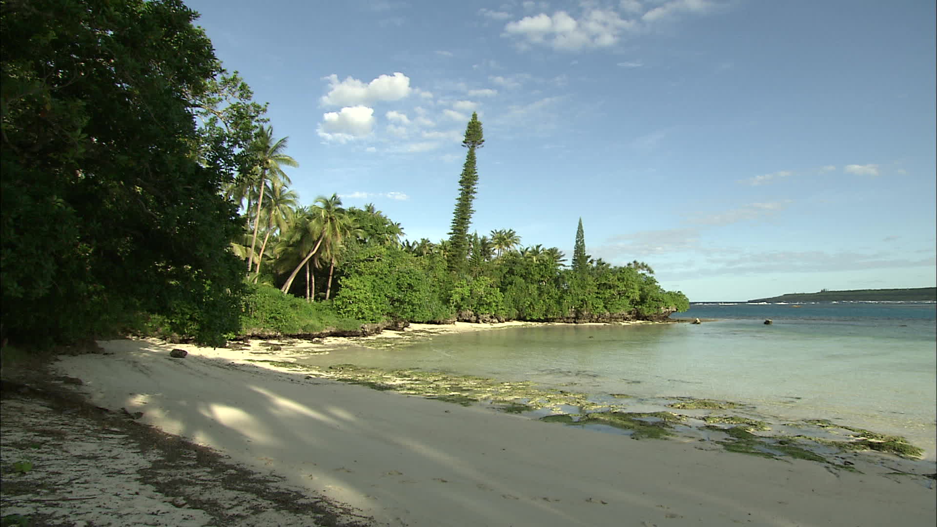 New Caledonia - Luengoni bay