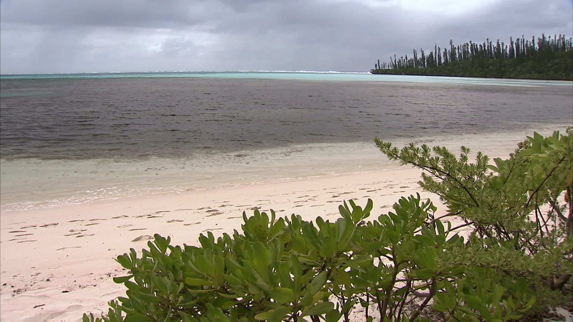 New Caledonia - Pines island sea arm