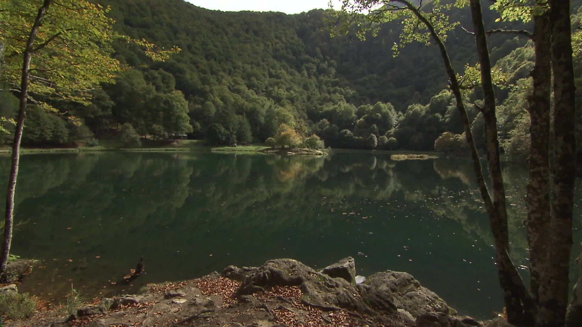 Pyrenees - Bethmale pond