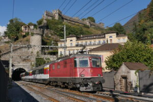 Le Gotthard Panorama Express, entre le Lac des Quatre-Cantons et le Tessin