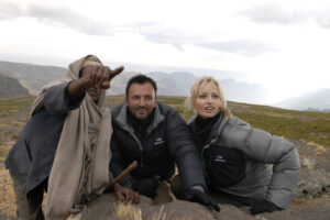 Adriana Karembeu chez les Amharas